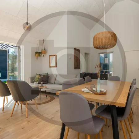 Semesterbostad Amazing In